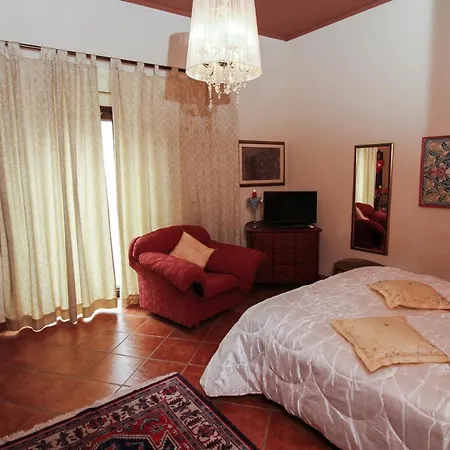 La Bed & Breakfast 4*